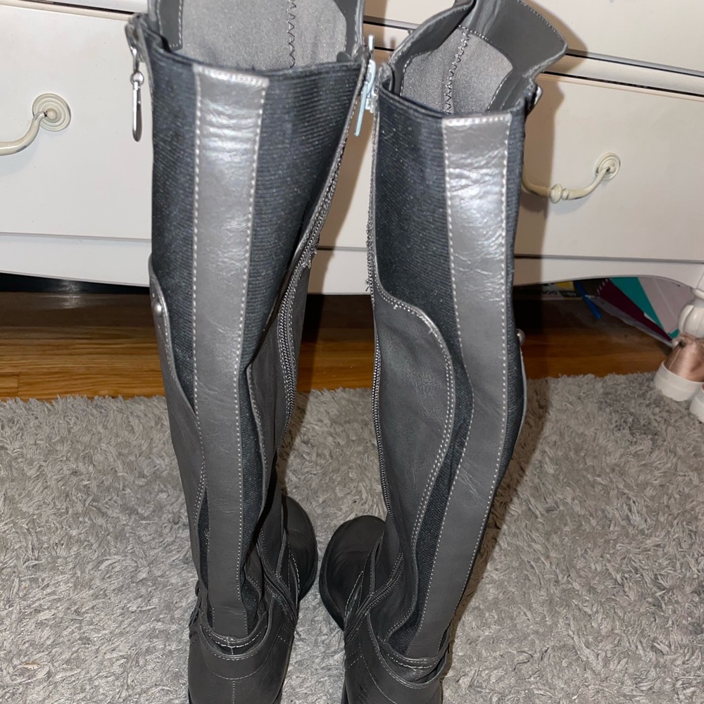 Grey Boots - Picture 3 of 3